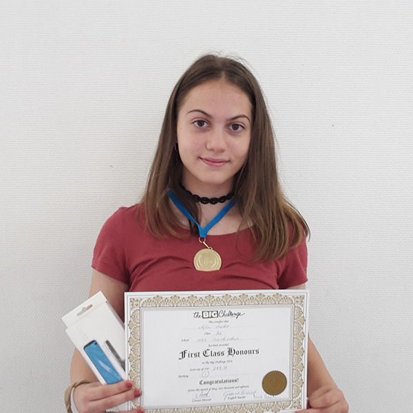 Ajla Lutvi erreichte im Wettbewerb “The Big Challenge“ den 1. Platz ihres Jahrganges